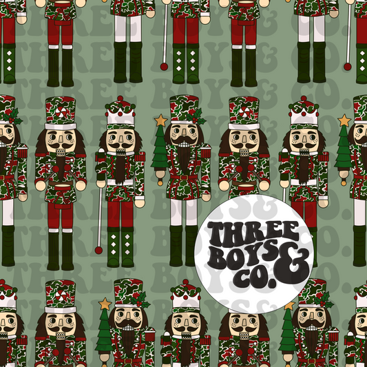 Camo nutcracker - green