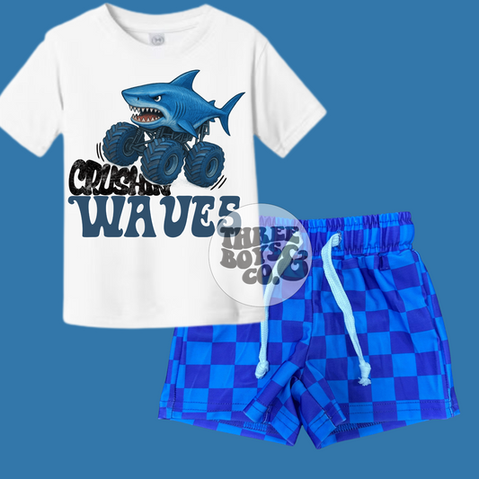 Crushing waves tee