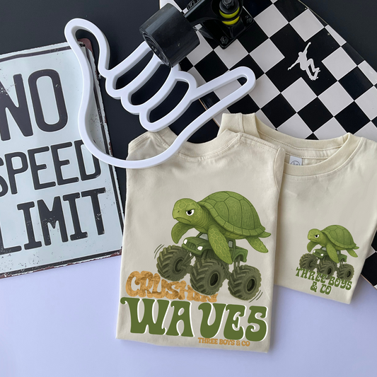 Crushing waves turtle tee
